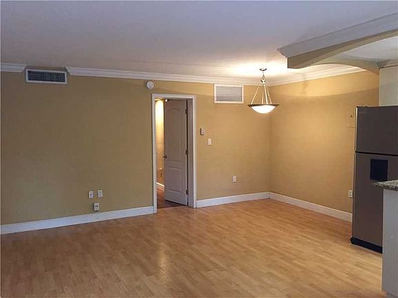 3rd image of 3245 Virginia St APT 14