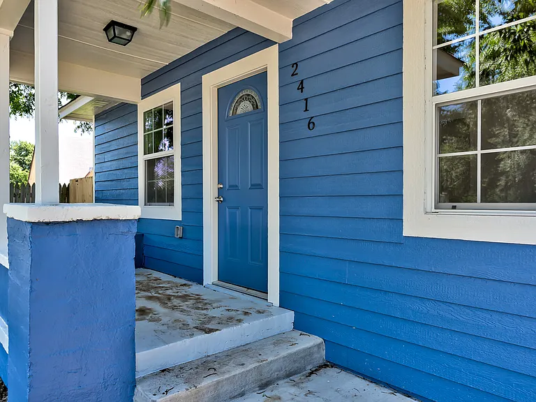 2416 SW 33rd St — Photo 6