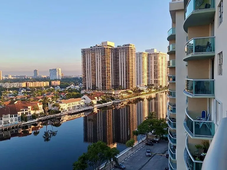 19390 Collins Ave #1405 — Photo 59