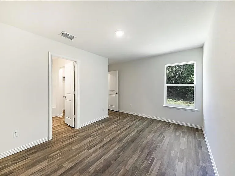 1005 Dawson St — Photo 9