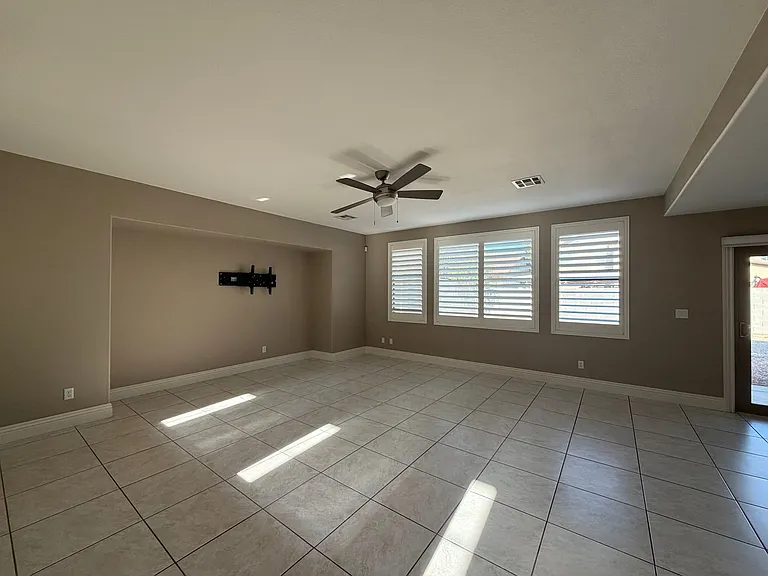 9239 Camden Heights Ct — Photo 6