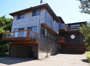 646 SW 11th St APT 2, Newport, OR 97365