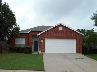 1409 Pine Ridge Rd, Roanoke, TX 76262