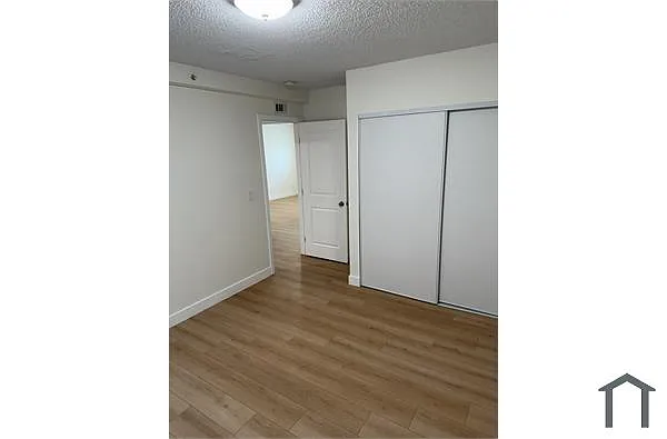 Building Photo - 13445 Vanowen St #6