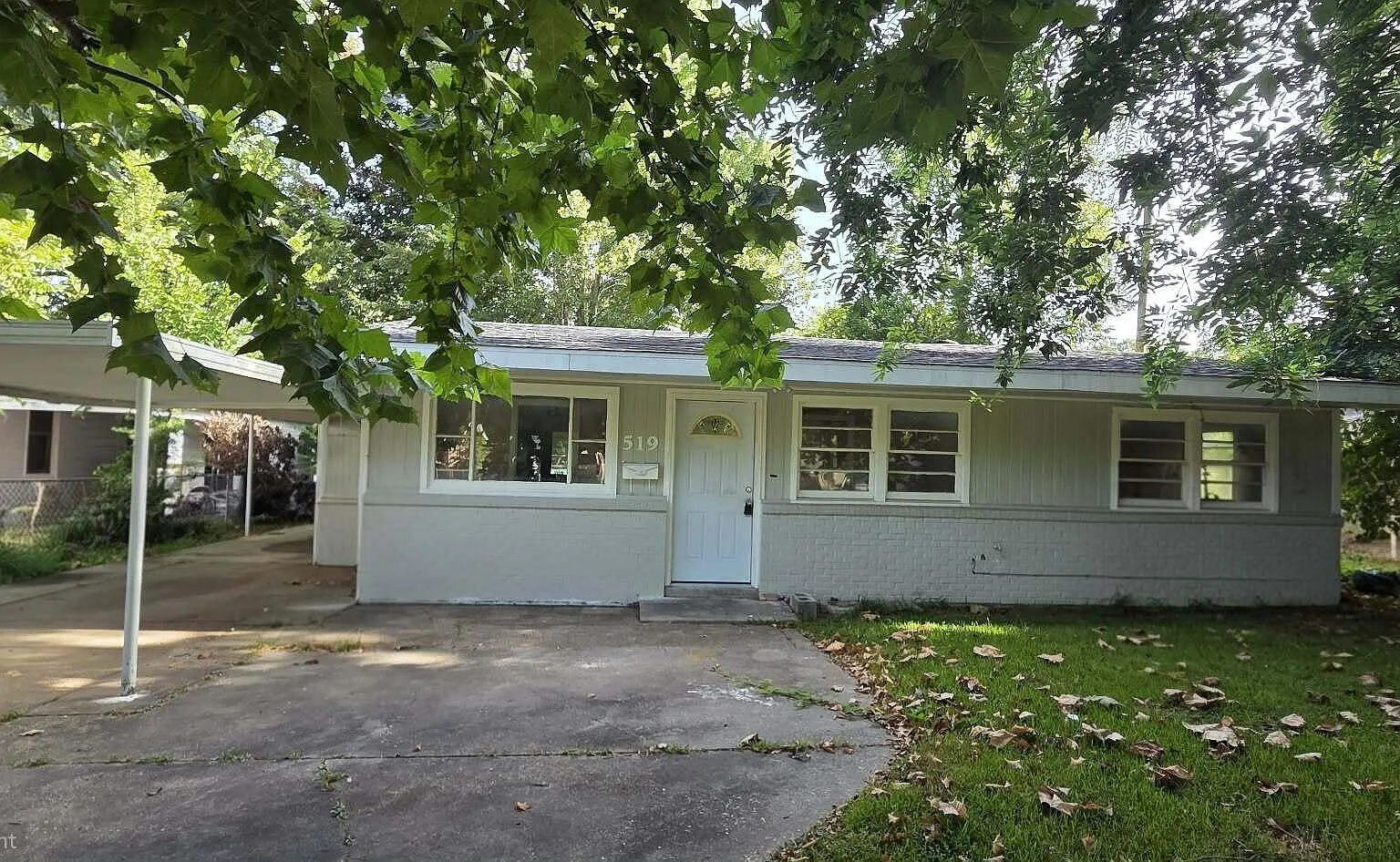 3 bed, 1100 sqft, $1,200 — Photo 1