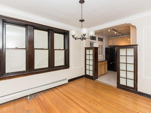 3rd image of 4515 N Wolcott Ave #2E