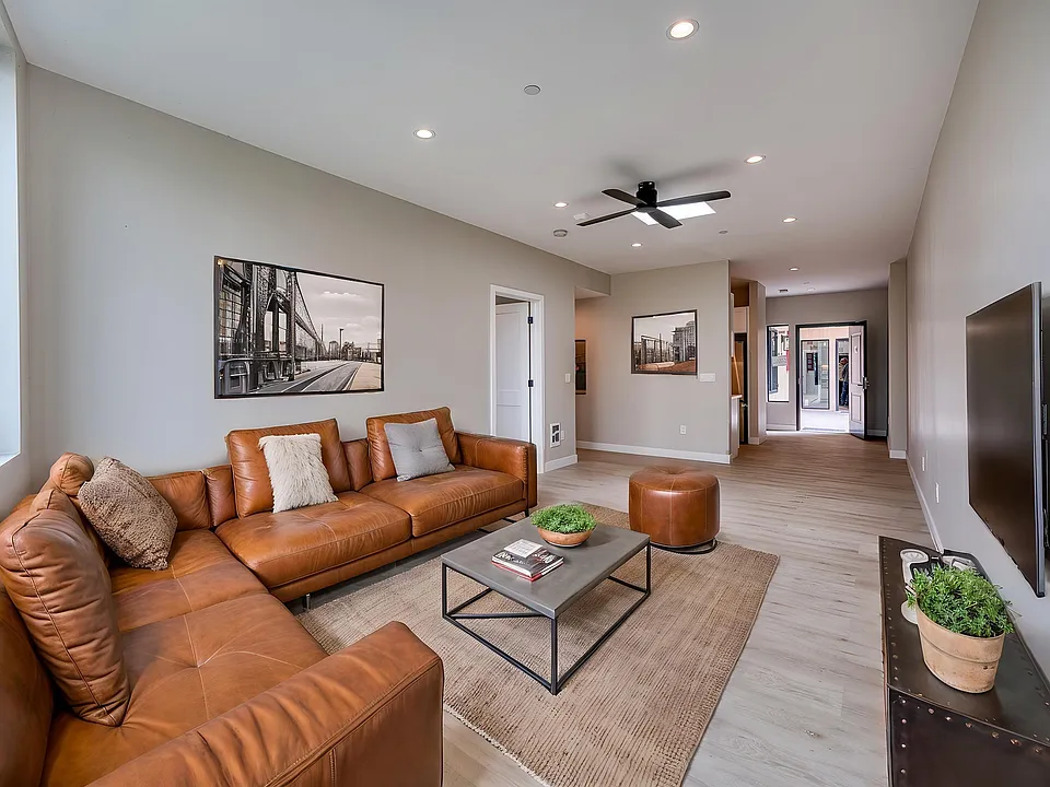 4202 Telegraph Ave #102