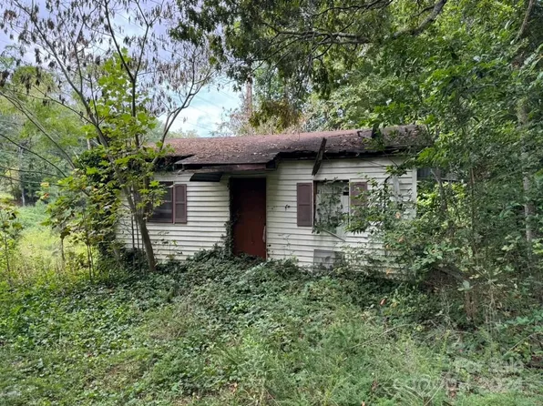 525 15th Ave SE, Hickory, NC 28602