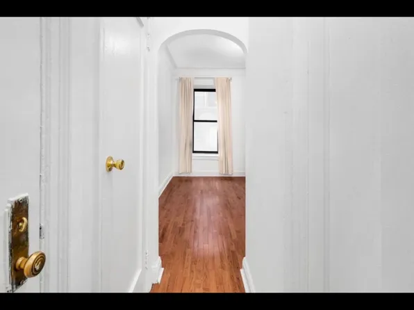 317 East 18th Street image 1 of 4