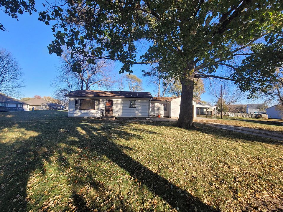 521 Highway St, Underwood, IA 51576 Zillow