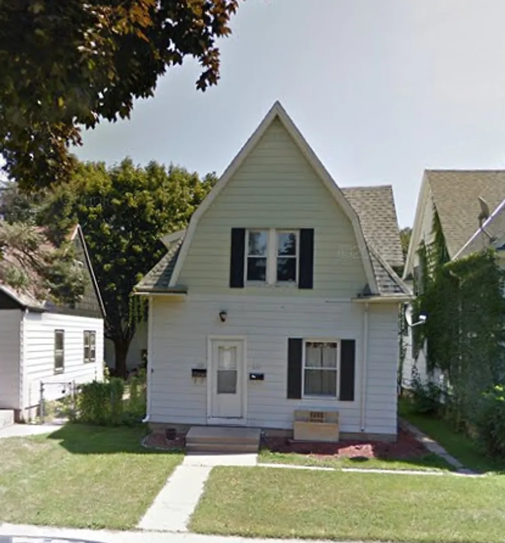 224S61stK — Photo 1