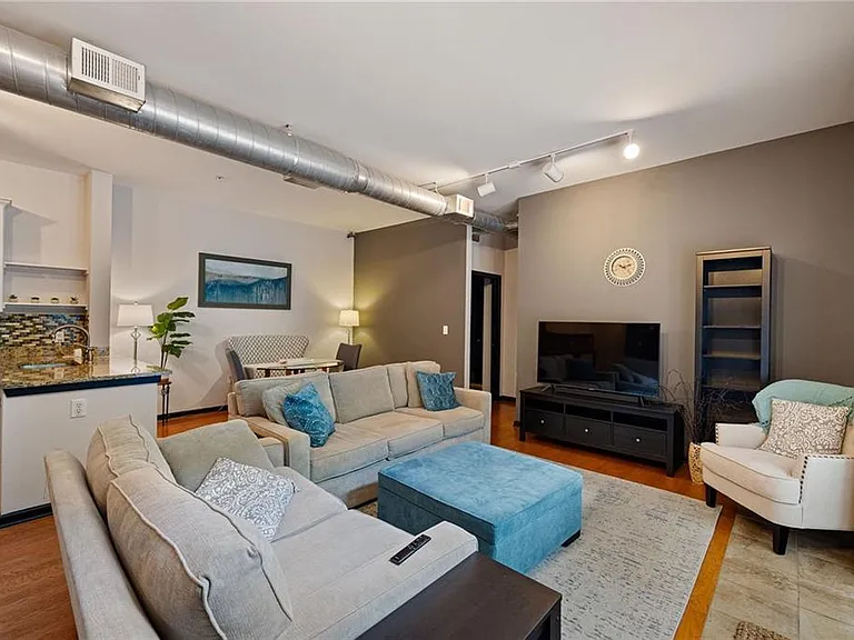 5300 Peachtree Rd #501 — Photo 13