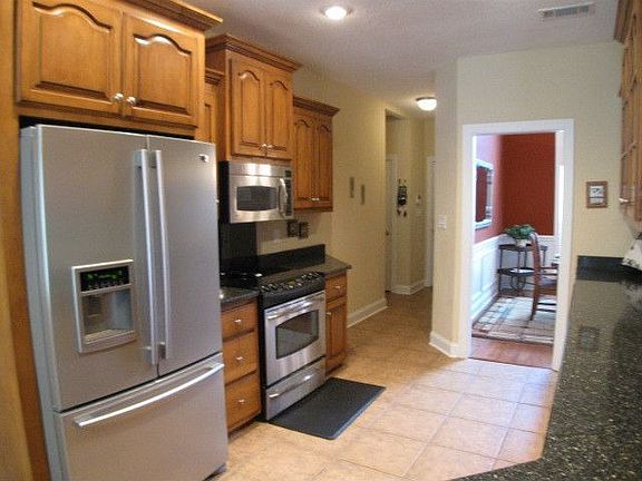 5th image of 529 Saint Marlo Dr
