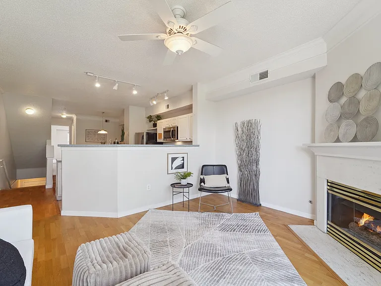 1864 Mallard Dr — Photo 7