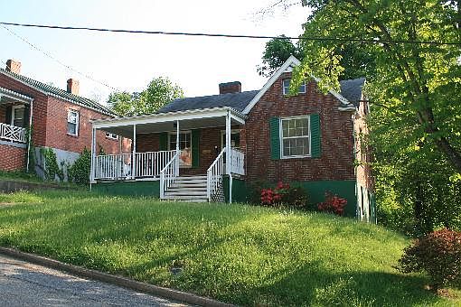 1st image of 225 Pine St