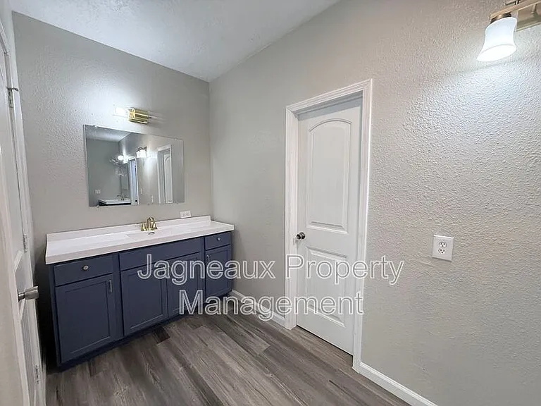 816 Shady Ln — Photo 9