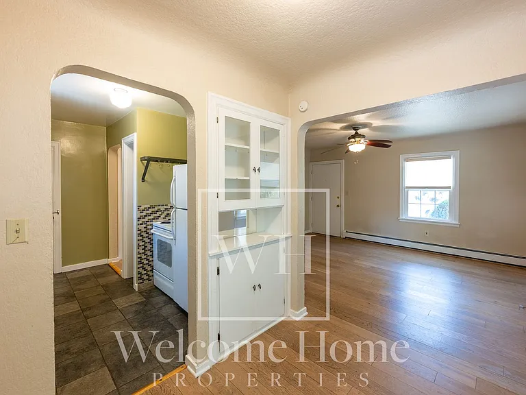 627 E Maple St — Photo 7