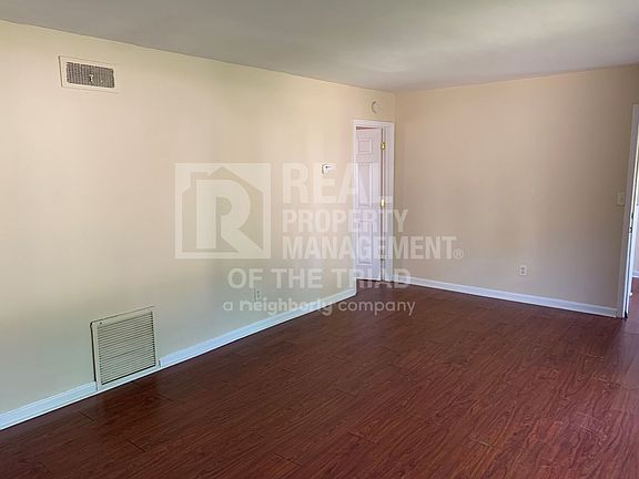 3rd image of 518 S Mendenhall St #B