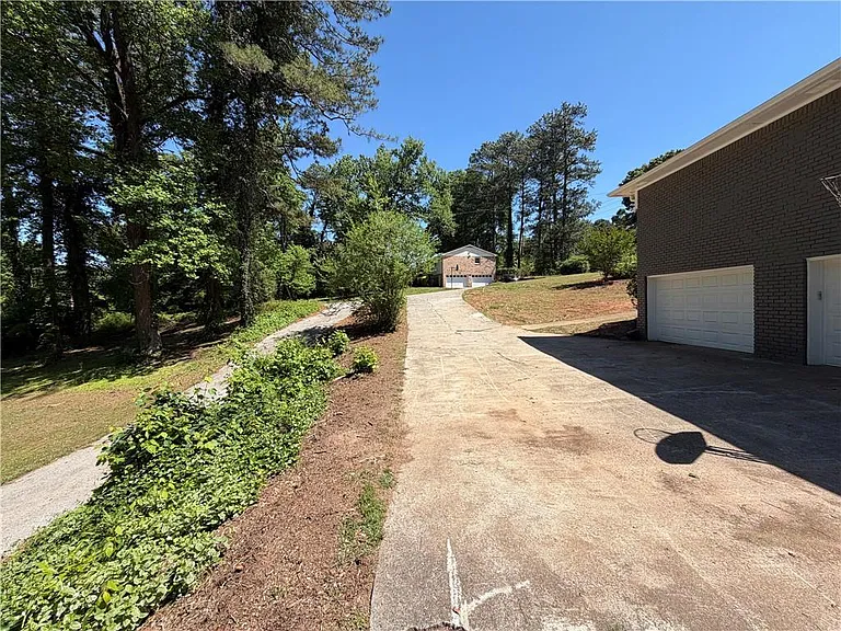 3336 Camelot Dr — Photo 84