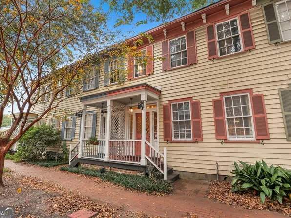 112 W Henry St, Savannah, GA 31401