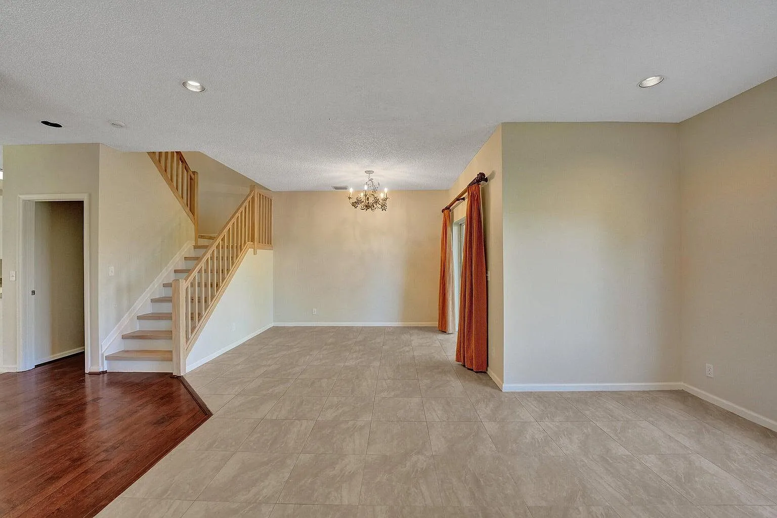 4 bed, 2.5 bath, 1821 sqft, $3,950 — Photo 2