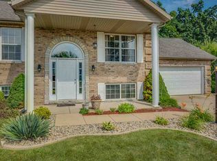 53856 Marshall Dr E, South Bend, IN