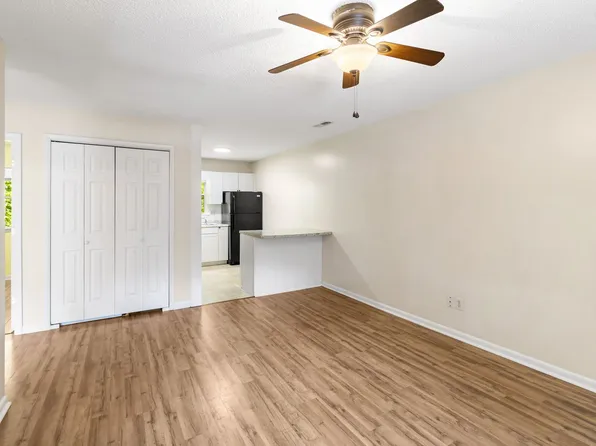 100 Bearwood, 100 Bearwood Dr #100W, Mars Hill, NC 28754
