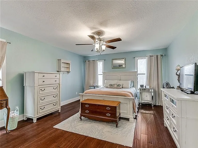 2104 Whiteoak Cir — Photo 25