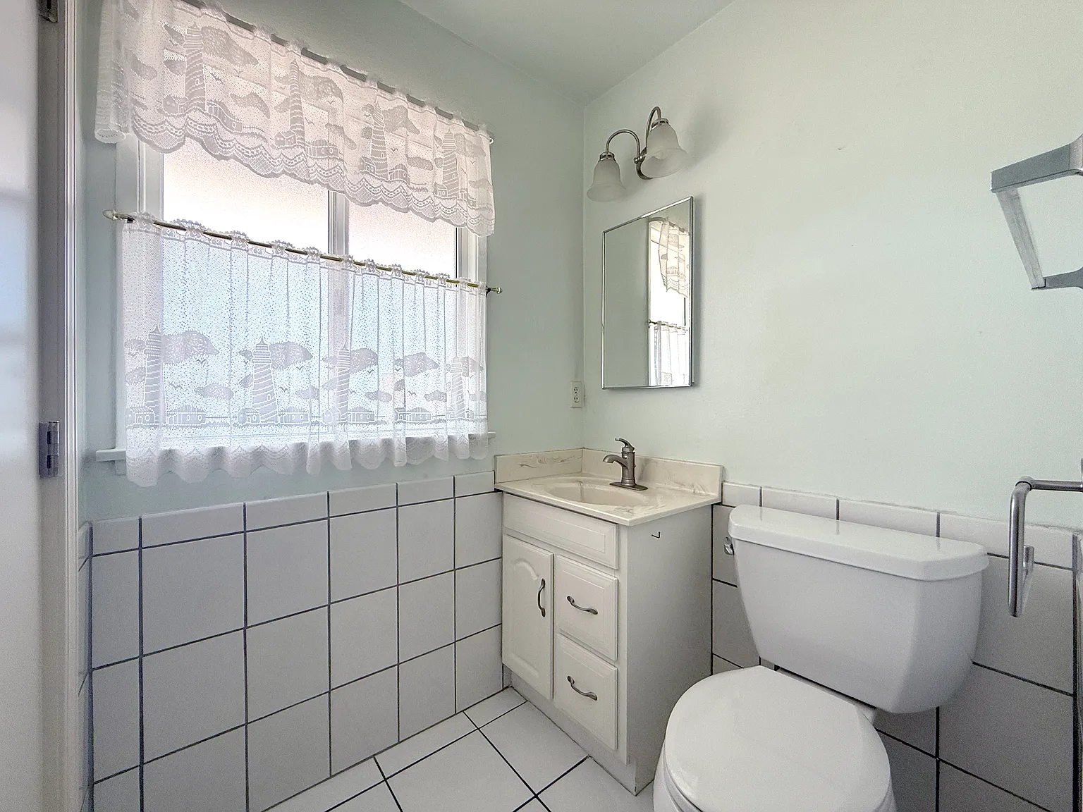 4 bed, 1758 sqft, $1,200 — Photo 2