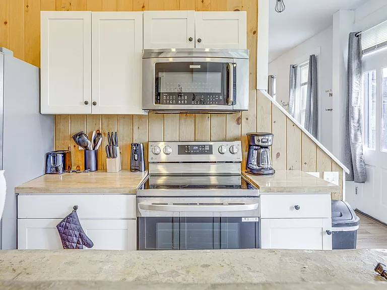 315 Mount Hope Ave — Photo 9