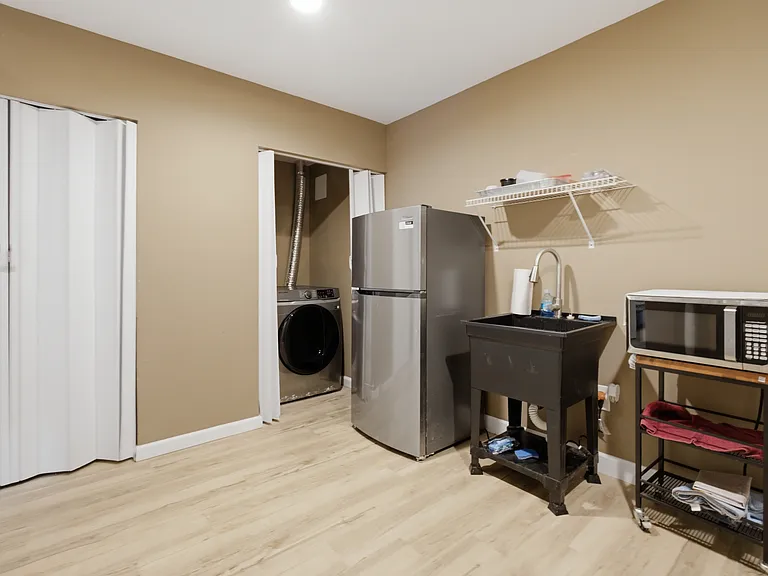 398 Harry S Truman Dr — Photo 21