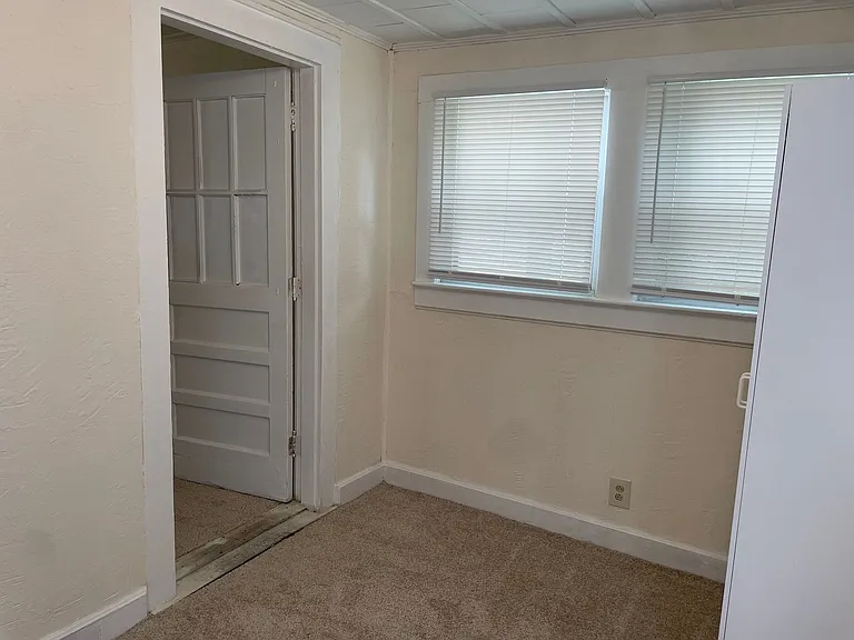 420 N Elm St — Photo 15