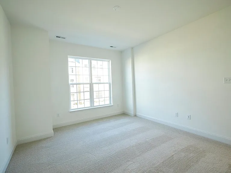 13868 Randolph Pond Ln — Photo 45