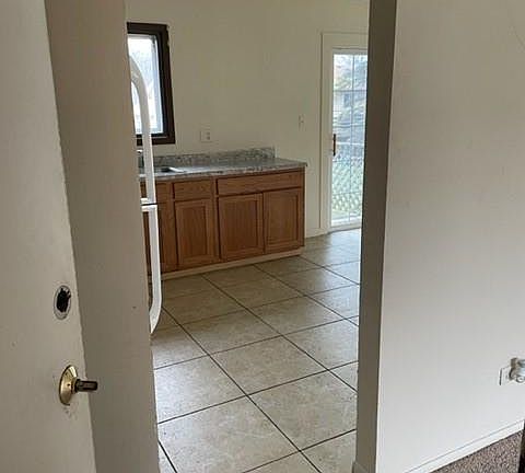 2nd image of 1286 Thomas Dr #88