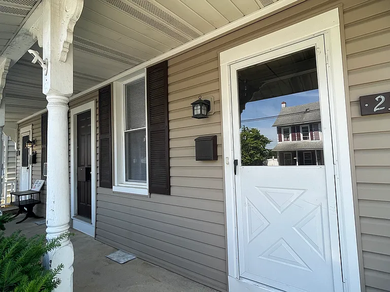 2310 N 1st Ave — Photo 9