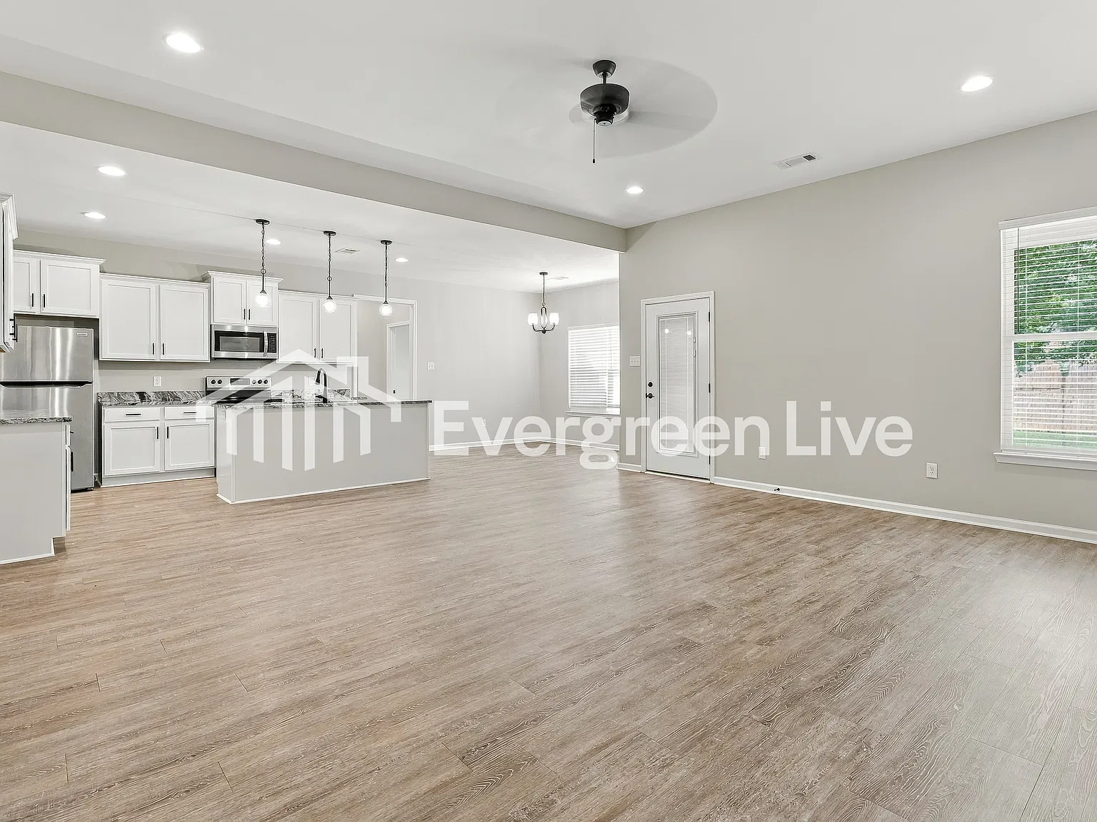 4 bed, 2.0 bath, 2000 sqft, $1,845 — Photo 3