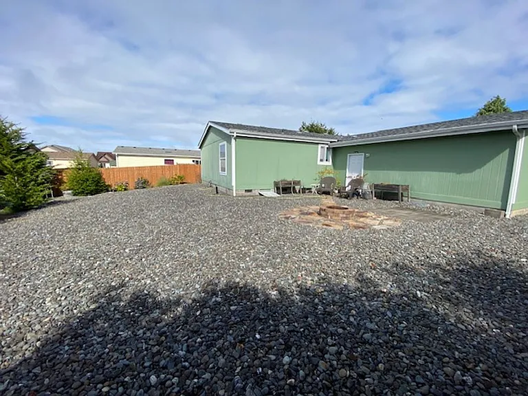 949 Blanco Ave — Photo 10