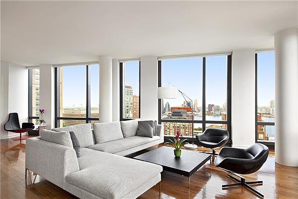1st image of 101 Warren St #2820