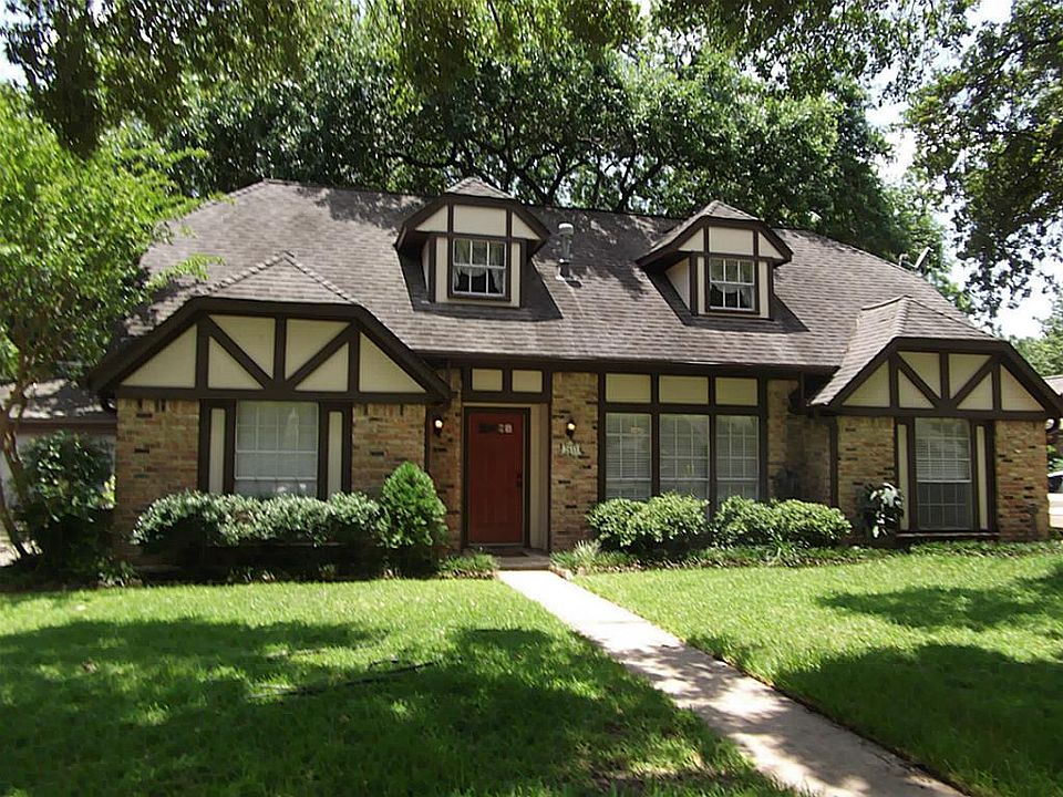 1st image of 2611 Pomeran Dr