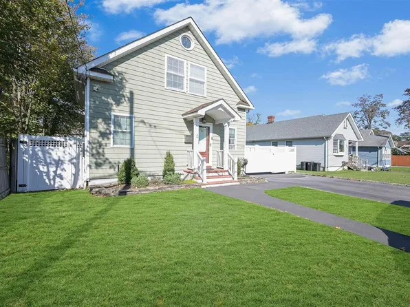 5 Henry Place, Bay Shore, NY 11706