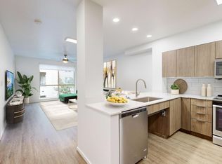 Island Square, Mercer Island, WA 98040