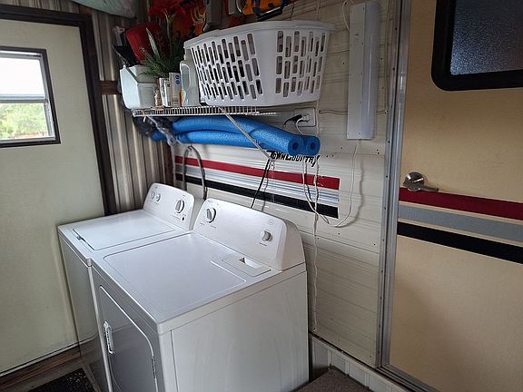 3rd image of 4320 Dundee Rd #20