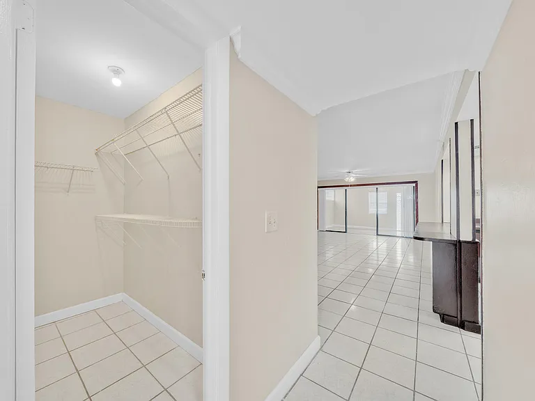 221 NW 43rd Pl — Photo 18