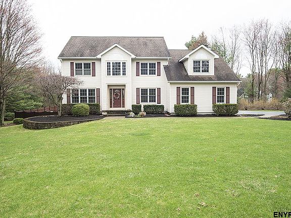 3rd image of 30 Riverwind Dr