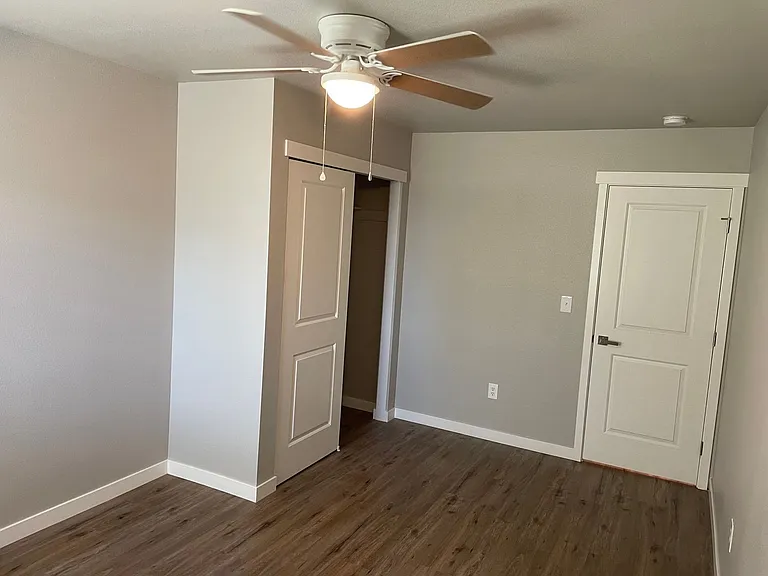 15 Forrest Ave — Photo 4