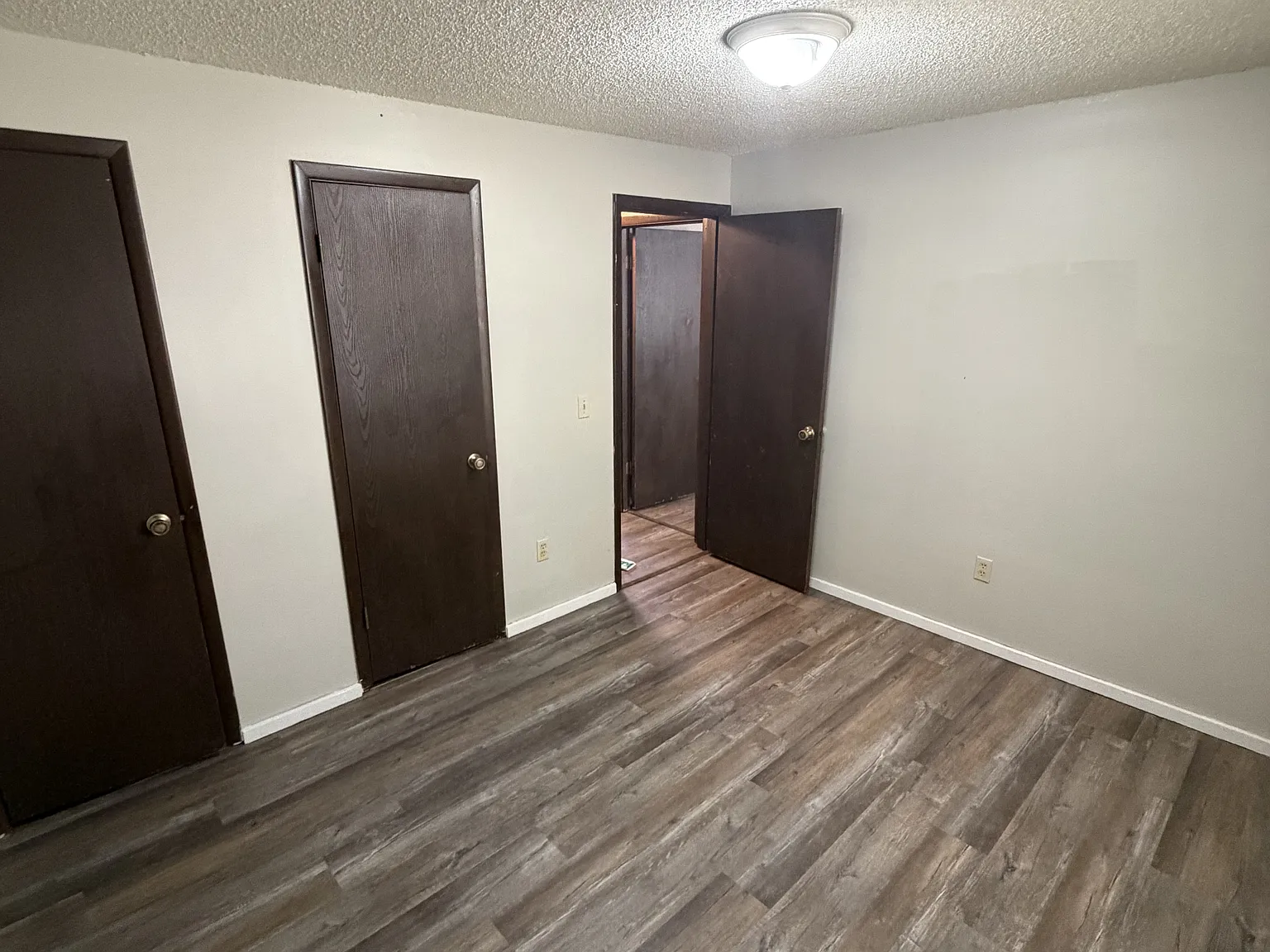 1124 South Glenn Street - 3 — Photo 3