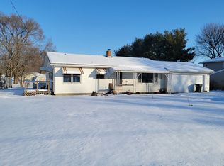 506 Maple Ln, Sterling, IL 61081