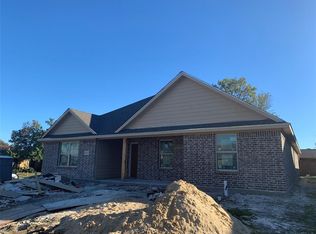 1833 Sandy Ridge Ct, Carrollton, TX 75007