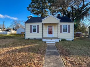 305 Stonewall Ave, Hopewell, VA 23860