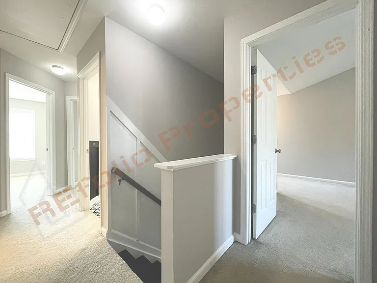 2452 Bay Harbor Dr — Photo 9
